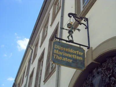 Schild eines Düsseldorfer Theaters als Symbolbild